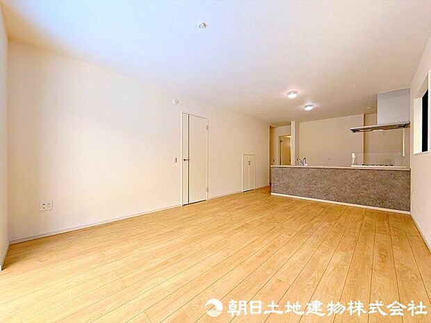 家族と過ごす時間を大切にしたい方にぴったりの明るくゆとりある住空間です。