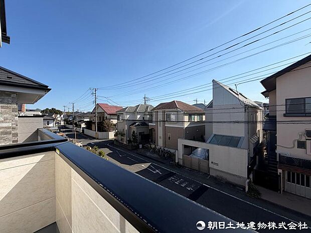 手を伸ばせば、ふれることが出来そうな環境が、そのままインテリアになったような印象です。