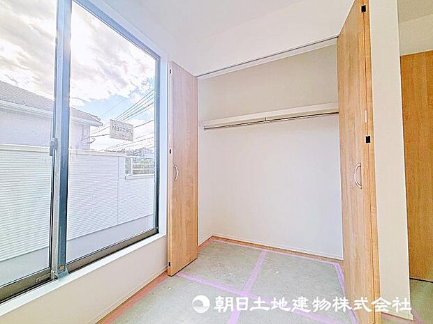 収納力のあるクローゼットで、居室をすっきり使えます。