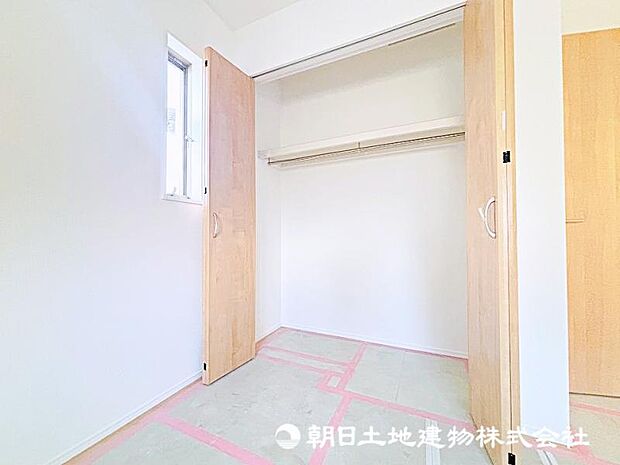 ゆとりのある広さを確保したクローゼットになっています。
