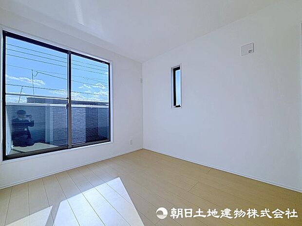 二面彩光で常に明るい印象のお部屋です！