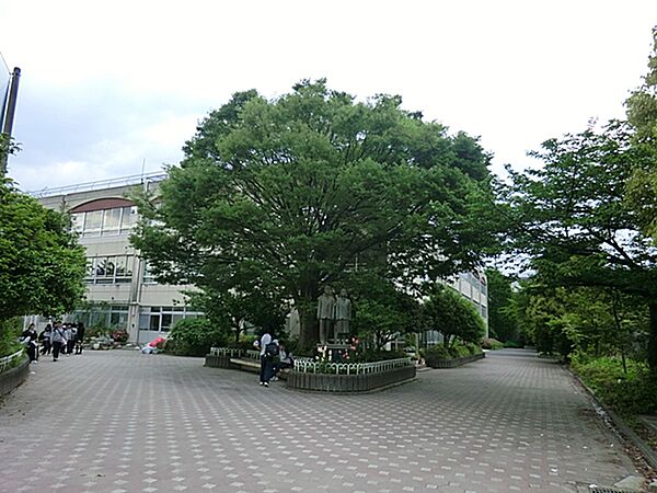 川崎市立金程中学校まで約700ｍ！