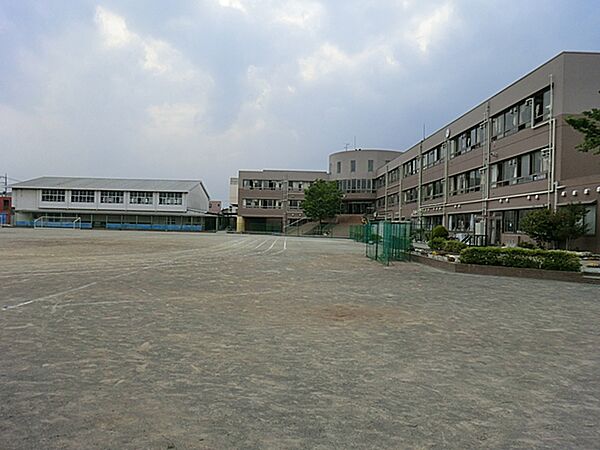 川崎市立井田中学校まで約1200ｍ