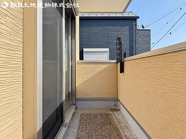 2階バルコニ―になります！バルコニーは2か所ございますので、ご安心できますね！
