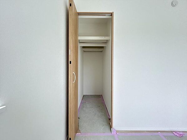 各お部屋に収納スペースがあり、お部屋の中をスッキリ片付けられますね
