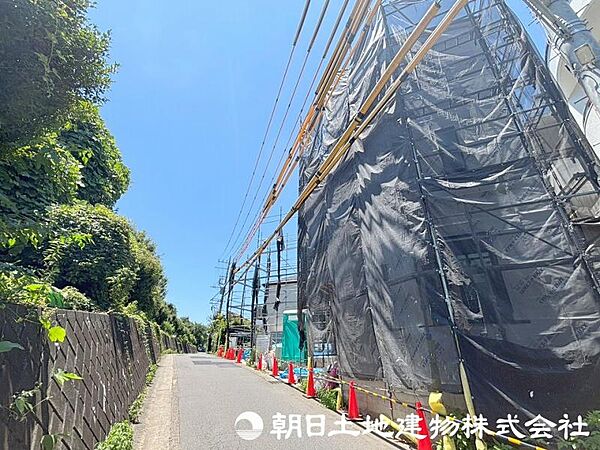 前面道路4.1～6.7ｍ　車通りも少なく、お車の出し入れも楽々！