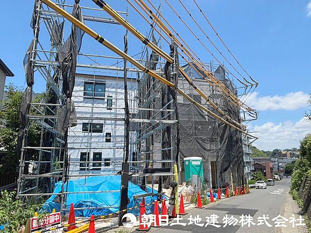 お車の出し入れが苦手なママや小さなお子様にも安心!