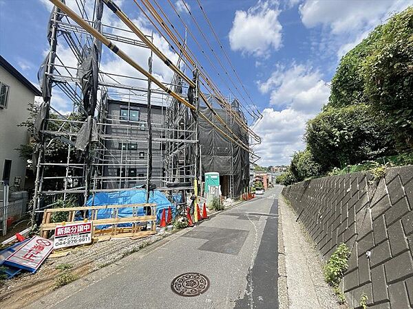 お車の出し入れが苦手なママや小さなお子様にも安心！