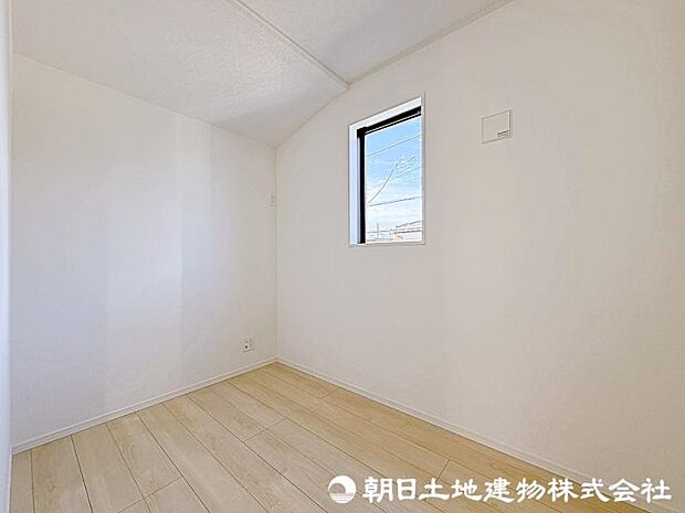 テレワークルームになっております。趣味部屋など使い道はいろいろです!