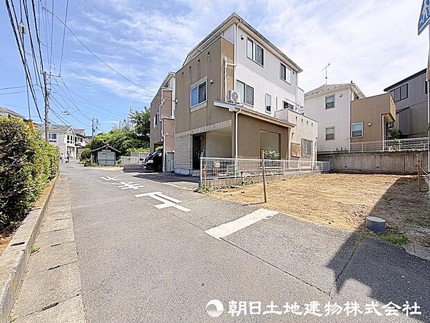 前面道路は交通量も比較的少なく静かな住環境です！