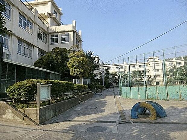川崎市立菅生小学校まで約700m