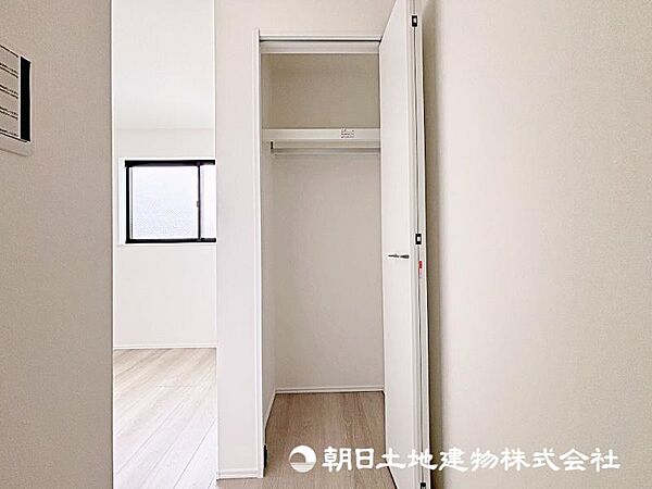 各居室にクローゼットを完備していますので、家具の買い足しを抑えられるメリットも！
