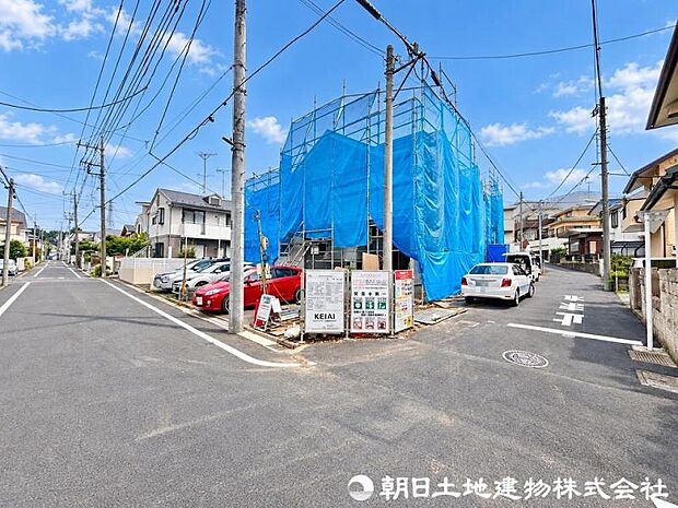 車通りも少なく、お車の出し入れも楽々!