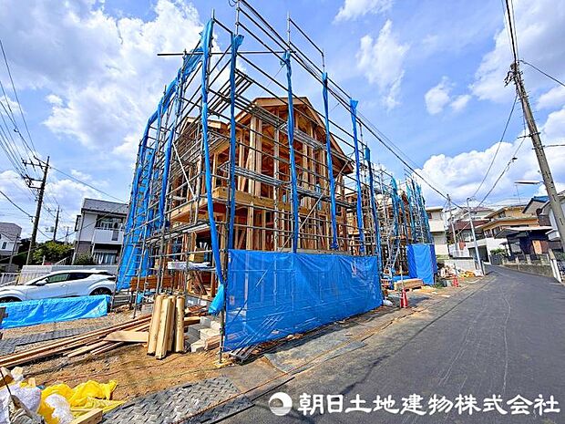 ただいま施工中になります。完成まで今しばらくお待ちください。