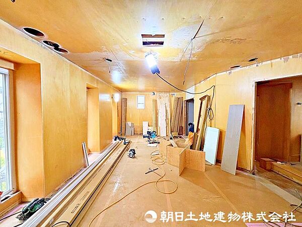 内外装・水回りもフルリフォーム！完成までしばらくお待ちください。