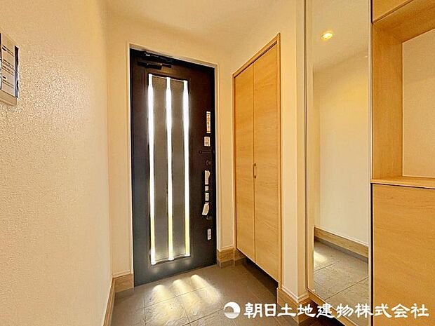居住者の帰り、訪れる方を優しく迎え、やすらぎに満ちた生活空間を予感させる。健やかな暮らしを楽しめそう