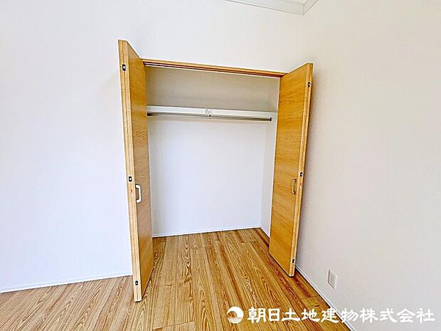 大容量の収納スペースでたくさんの物や厚手のコートをしまえますね！