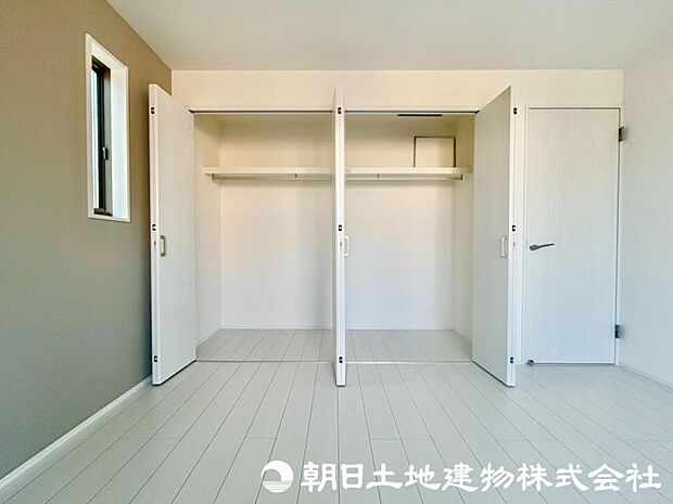 各お部屋に収納スペースがあり、お部屋の中をスッキリ片付けられますね！