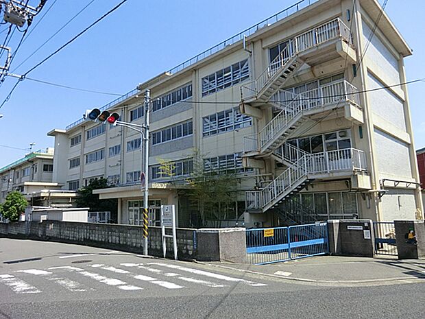 川崎市立 南百合丘小学校まで約550m