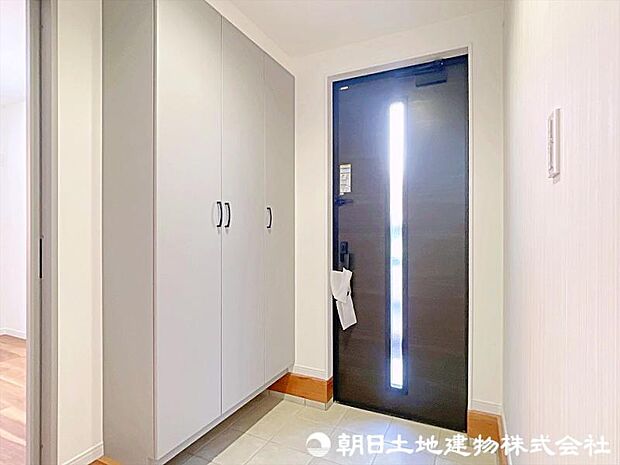 玄関部分はしっかりとした靴収納ができ、間口も広く快適にご利用いただけます!