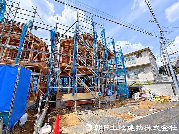 1階リビング床暖房付き!設備充実!