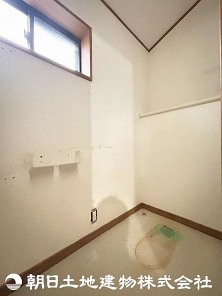 温水洗浄便座付きで快適に使えるトイレに！室内リフォーム中（2026年9月）撮影