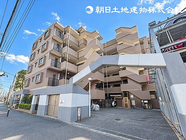 近隣・周辺環境や街並みなど、資料には掲載していない情報が現地にはたくさんあります。