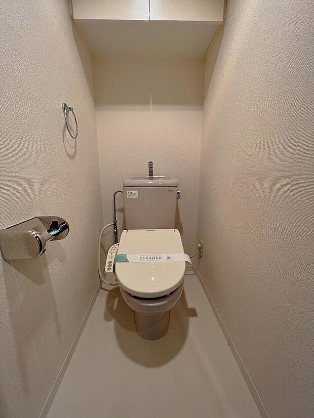 トイレは洗浄機能付便座。