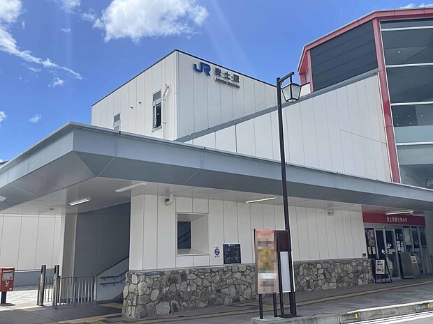 安土駅まで徒歩約4分(約300m)