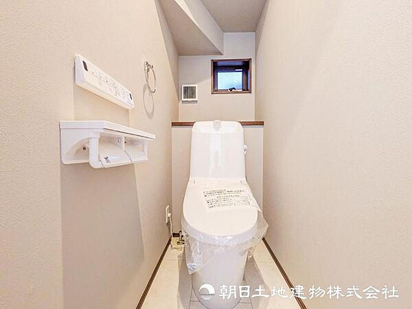 【トイレ】様々な機能がつき掃除のしやすさも求めおまけに節水効果もあるトイレは高ポイントですね！
