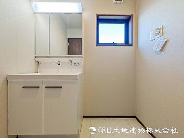 【洗面・脱衣所】便利なランドリーラック、バスケットやワゴンなどコンパクトで無駄のないゆるやかな片づけでいつでも清潔感のあふれる空間に