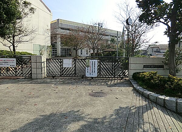 横浜市立南戸塚中学校1340ｍ