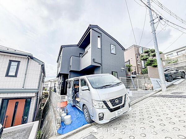 【外観】お部屋の明るさやリビングの広さ、お手持ちの家具の配置など違う視点で見ると新居での家族の過ごし方も感じ取れます