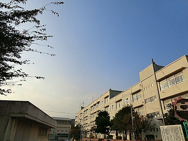 横浜市立永野小学校820m