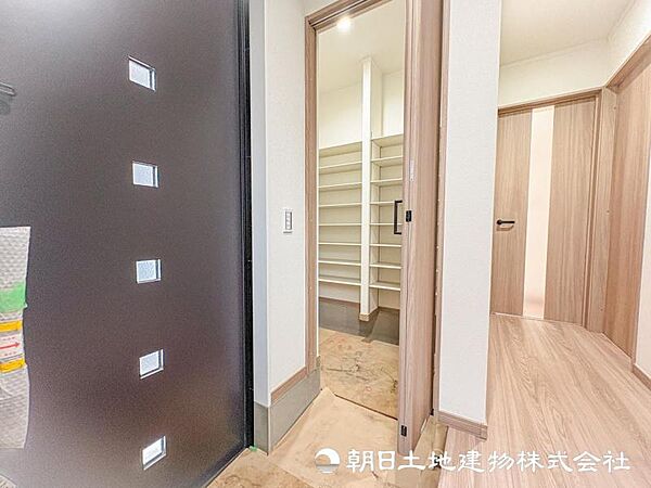 【玄関】リビングまでの帰宅動線がいい玄関は家族の自然なふれあいやお子さんの行動が把握しやすくなります