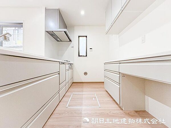 【キッチン】世代や家族構成によって食事内容や調理時間なども変化しそれに伴い設備や収納など充実してきました
