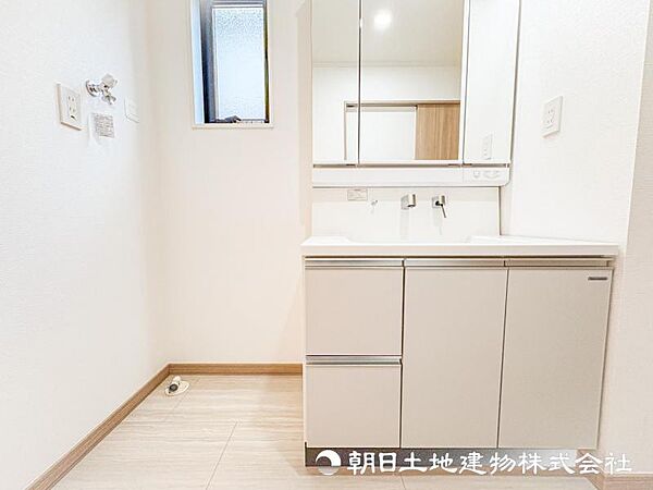 【洗面・脱衣所】使用頻度の高い場所だからこそ便利な空間に。多人数での使用も考えた便利な空間です