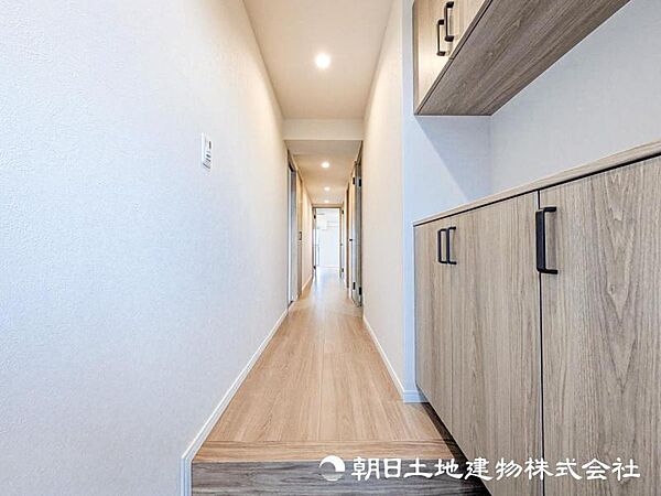 【玄関】どの世帯も安全に出入りができ、いい運気が入ってくる場所には快適な空間を心がけたいですね