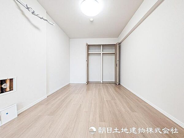 【洋室】休日はゴロゴロできるプライベート空間を重視したお部屋で過ごしたいですね