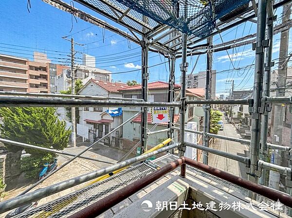 【バルコニー】見上げる空で気分も気持ちもリフレッシュできるバルコニーは気持ちよい空間！