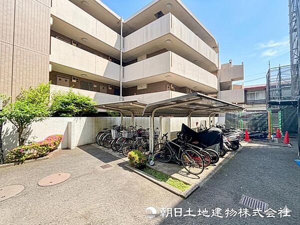 【外観】表現された空間は豊かな光と風を纏い、暮らしの時間を豊かにしてくれます。デザインされた空間と競い合うかのような充実した建物設備も家族の時間を彩ってくれることでしょう。