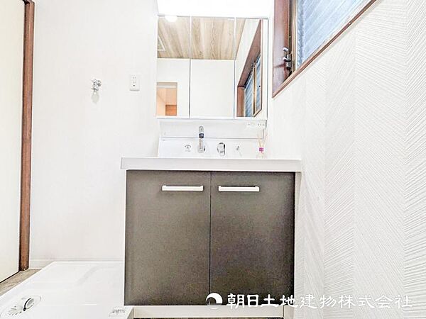 【洗面・脱衣所】使用頻度の高い場所だからこそ便利な空間に。多人数での使用も考えた便利な空間です