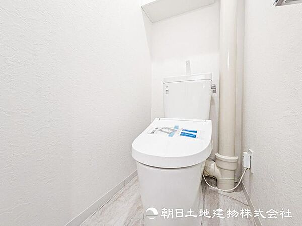 【トイレ】小さな空間だからこそ機能性のある快適なトイレは、清潔感をキープしお手入れしやすいよう作られています