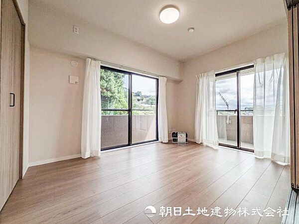 【洋室】休日はゴロゴロできるプライベート空間を重視したお部屋で過ごしたいですね