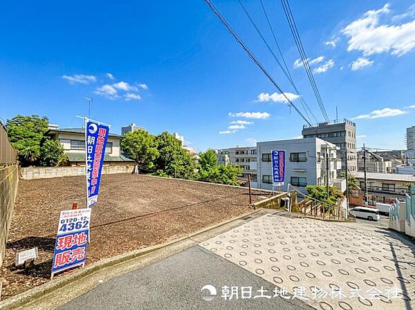 【土地】低層の一戸建を中心とした街並が続き周辺は陽当り良好！採光や開放性に恵まれた住環境となります！