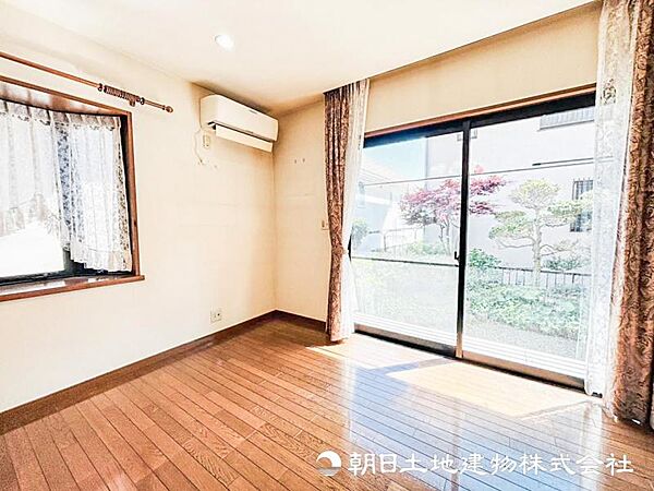 【洋室】休日はゴロゴロできるプライベート空間を重視したお部屋で過ごしたいですね