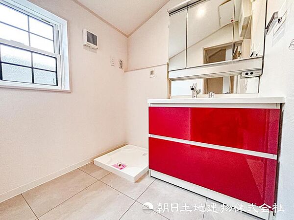 【洗面・脱衣所】使用頻度の高い場所だからこそ便利な空間に。多人数での使用も考えた便利な空間です