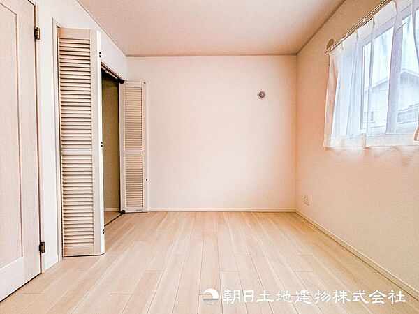 【洋室】お手持ちの家具とも合わせやすいスタンダードな洋室です