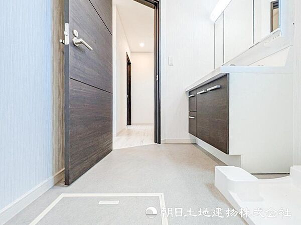 【洗面・脱衣所】使用頻度の高い場所だからこそ便利な空間に。多人数での使用も考えた便利な空間です
