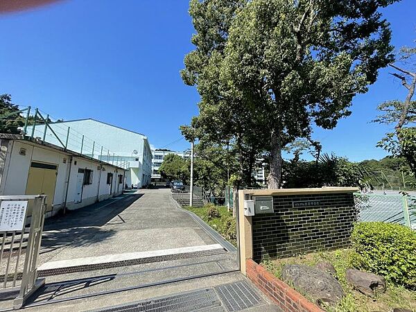 横浜市立都岡中学校1460ｍ